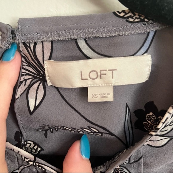 Lightweight business tops (3 in bundle! Women’s XS) - Picture 10 of 10